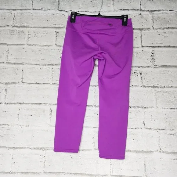 Athleta Sonar Capri Leggings Purple Womens Small 341479 Athleisure Yoga Casual - Picture 2 of 8